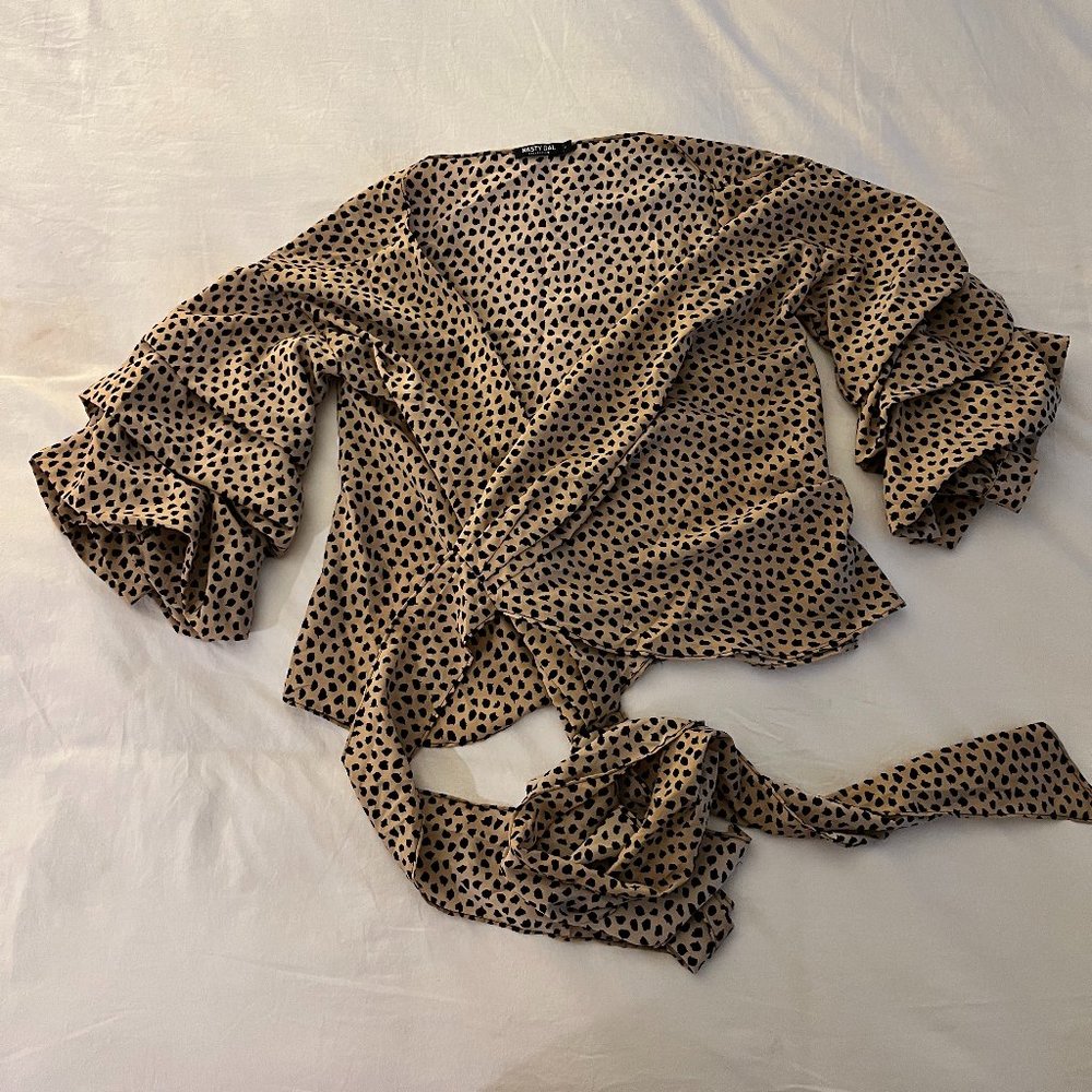Nasty Gal - Size 2 - Leopard Print Top - Wrap Waist - Puffy Sleeves - Crop